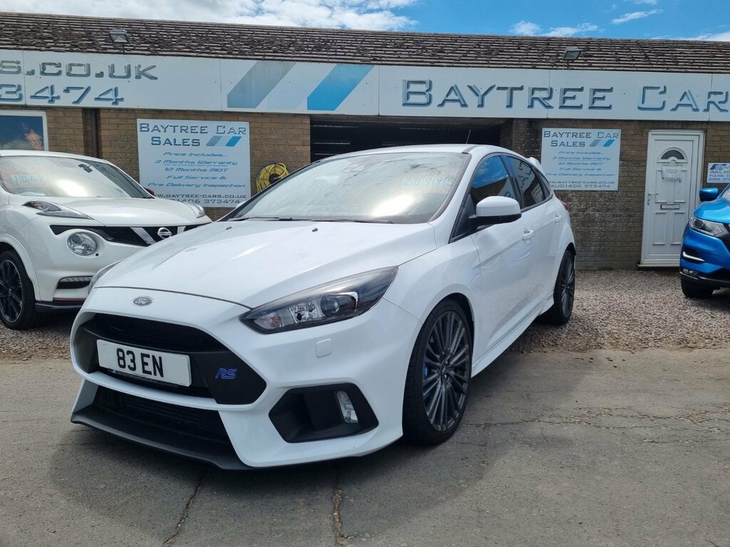 Compare Ford Focus Rs MA17XTV White