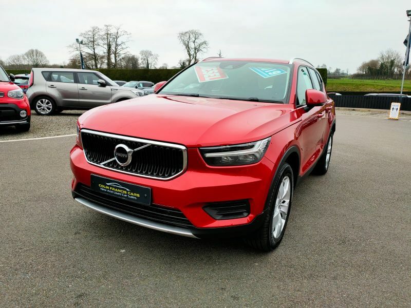 Compare Volvo XC40 Xc40 Momentum D3 DH19OHY Red