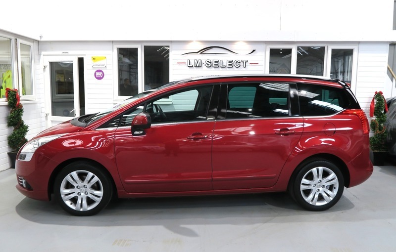 Compare Peugeot 5008 Hdi Exclusive 150 KU61YCB Red