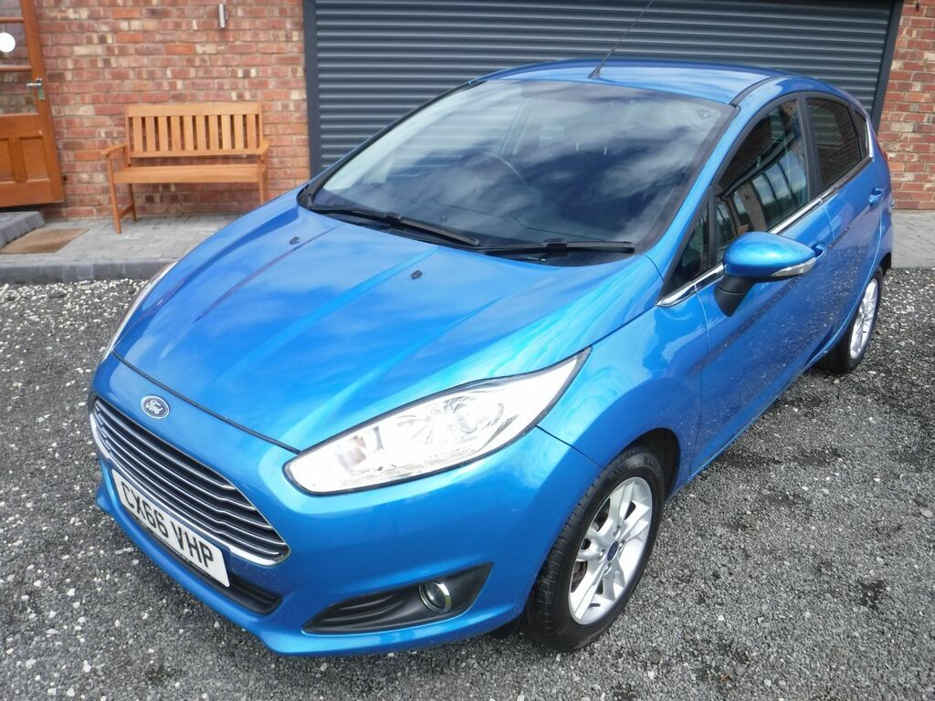 Compare Ford Fiesta 1.0T Ecoboost CX66VHP Blue