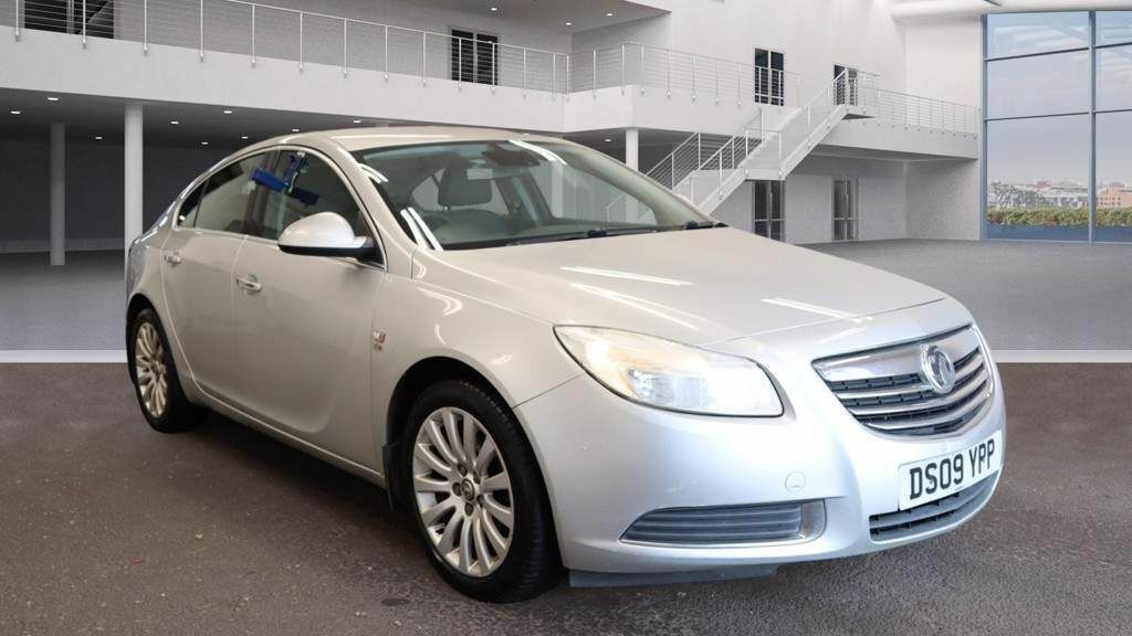Compare Vauxhall Insignia Hatchback 2.0 Cdti Se Euro 5 200909 DS09YPP Silver