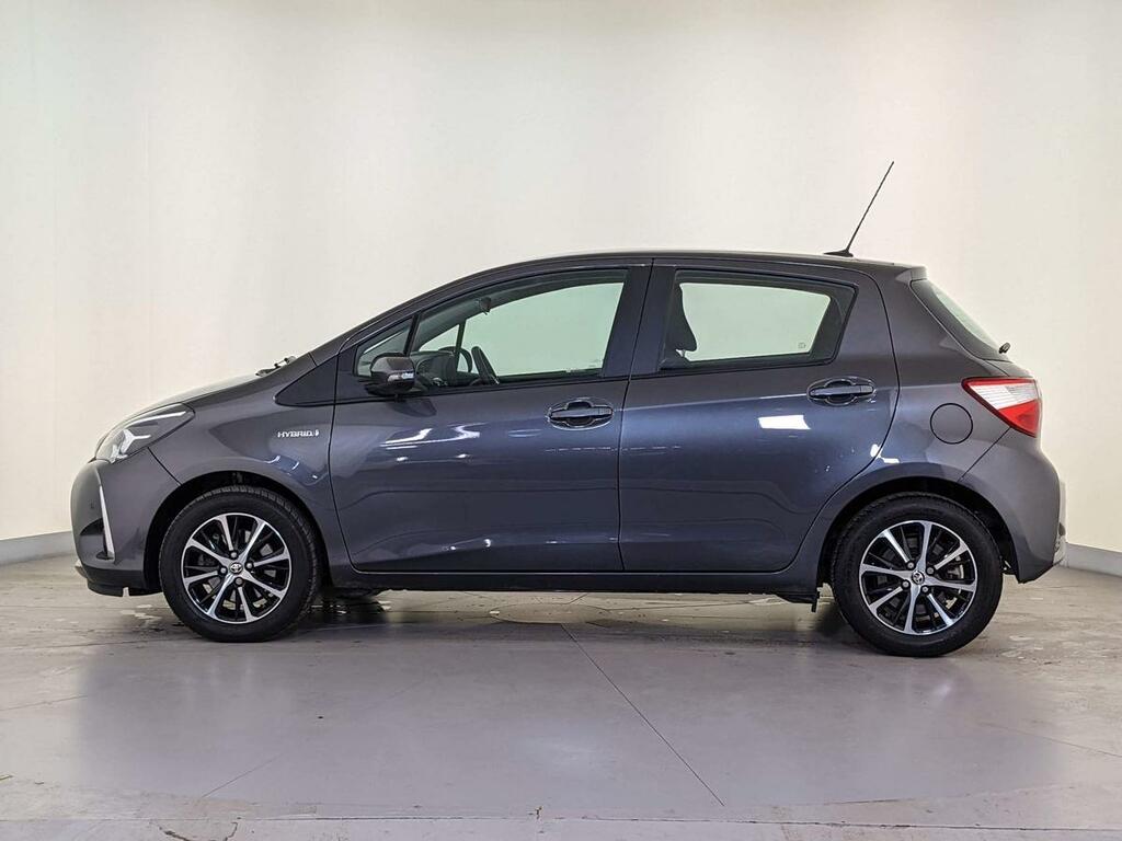 Used 2019 Toyota Yaris WL19NUH 1.5 VVT-h Icon Tech E-CVT Euro 6 (s/s ...